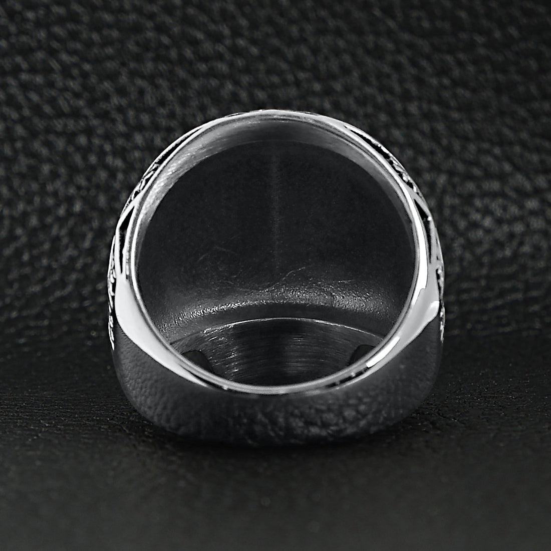 Stainless Steel Skull With Fleur De Lis Pattern Unisex Ring