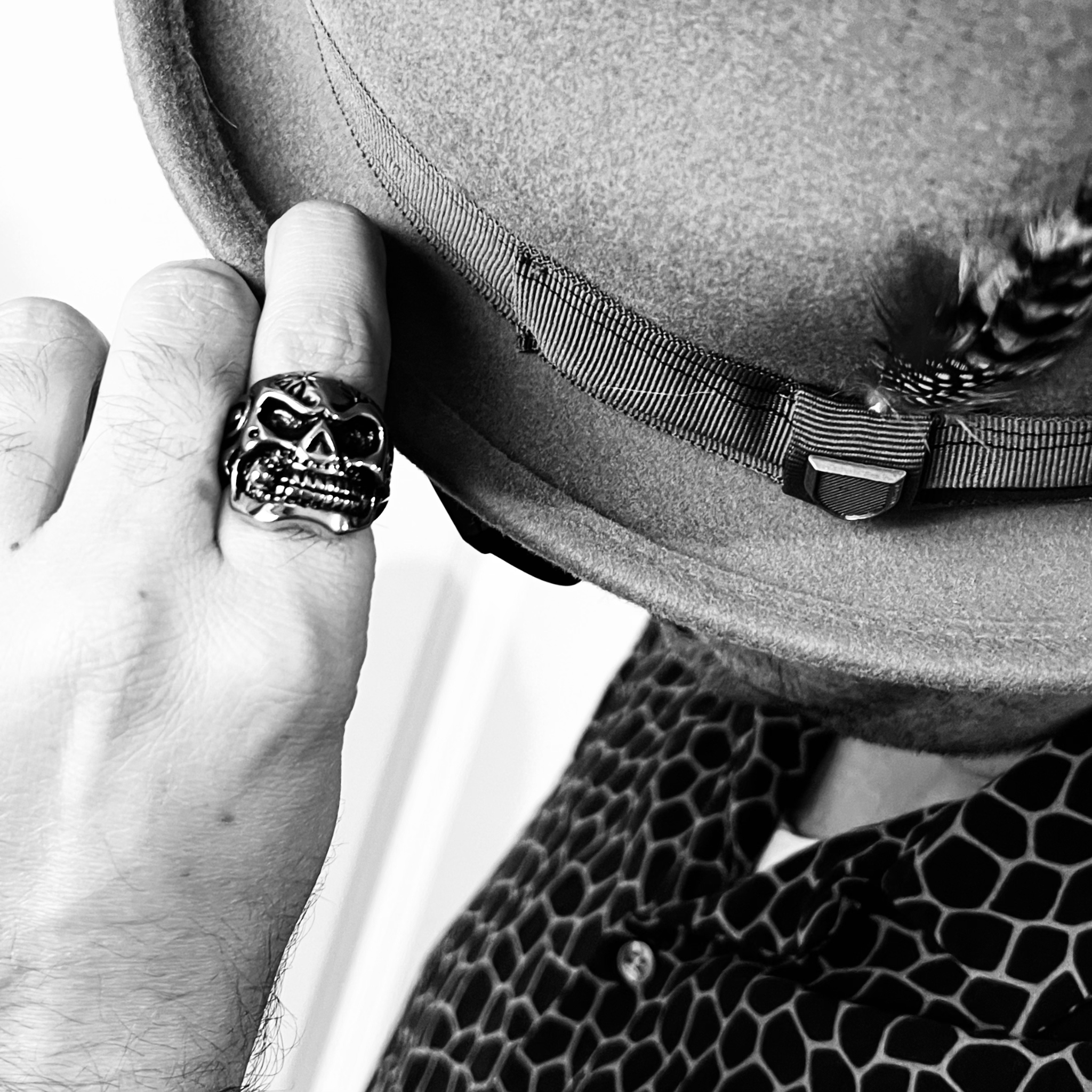 Stainless Steel Polished Skull With Cigar Unisex Ring